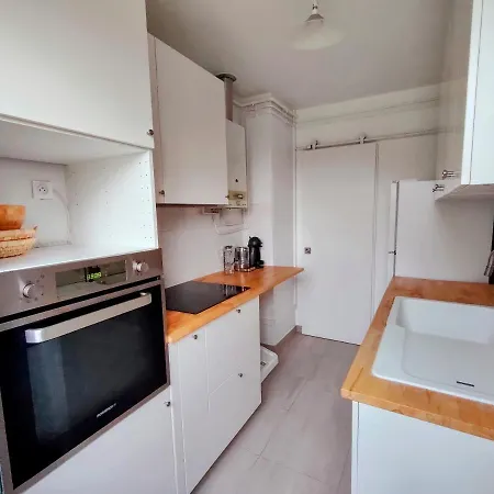 & Parking In Shared With Proprietor L 25 Mins From Paris Gare Du Nord, Cdg Airport & Stade De France *