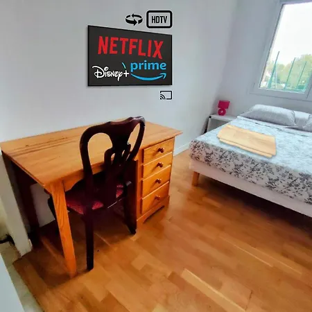 & Parking In Shared With Proprietor L 25 Mins From Paris Gare Du Nord, Cdg Airport & Stade De France Apartment *